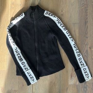 DKNY Top, thick material, zipper, great condition, size small, mock neck